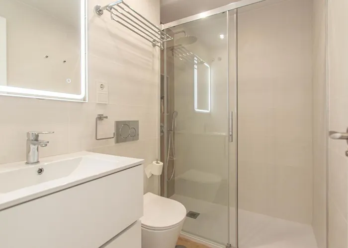 Casablanca 5. Con Vistas A La Piscina.