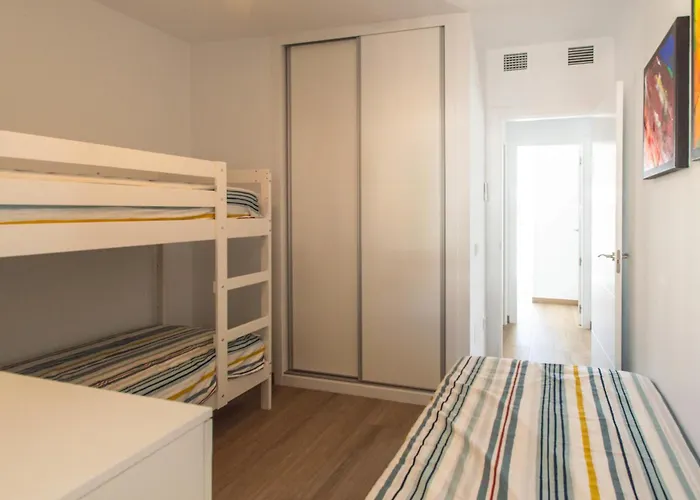 Casablanca 5. Con Vistas A La Piscina.