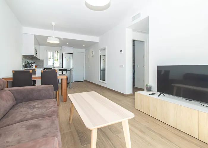 Casablanca 5. Con Vistas A La Piscina. *